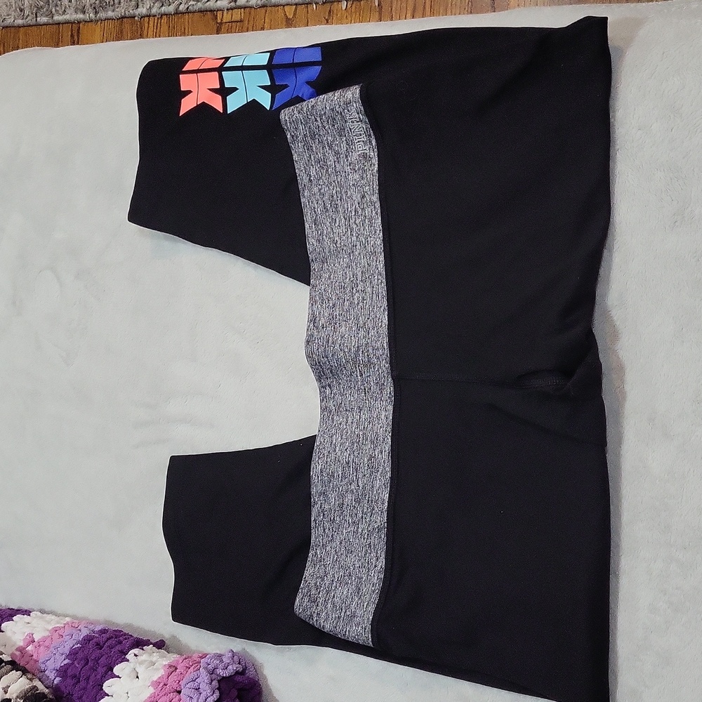 Victoria's Secret PINK Capri Leggings - Picture 3 of 12